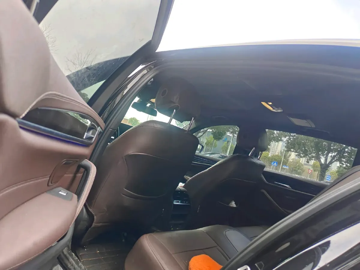 2022 BMW 5 Series 2.0T 184HP L4 8AT,autocango,china used car exporter,china ev exporter,chinese used car exporter,chinese used ev exporter