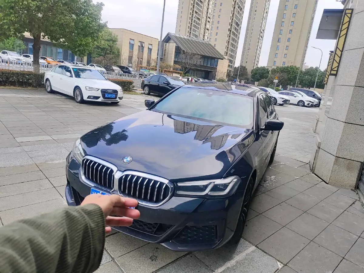 2022 BMW 5 Series 2.0T 184HP L4 8AT,autocango,china used car exporter,china ev exporter,chinese used car exporter,chinese used ev exporter