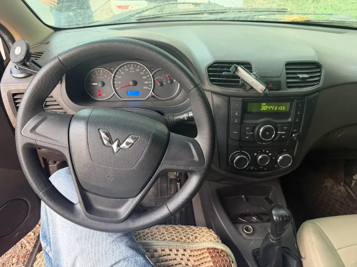 2016 WuLing HongGuang 1.5L 112HP L4 5MT,autocango,china used car exporter,china ev exporter,chinese used car exporter,chinese used ev exporter