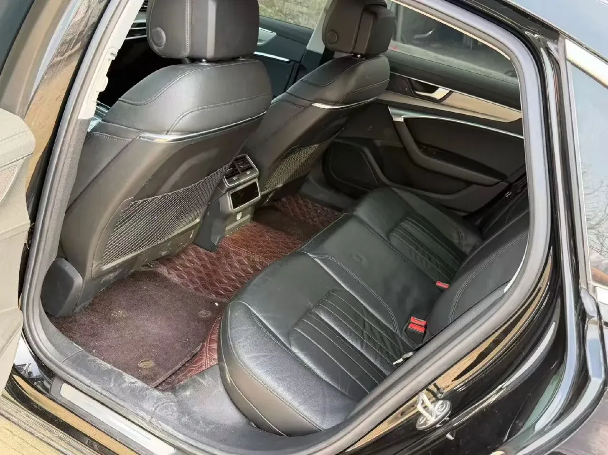 2022 Audi A6L 2.0T 224HP L4 7DCT,autocango,china used car exporter,china ev exporter,chinese used car exporter,chinese used ev exporter