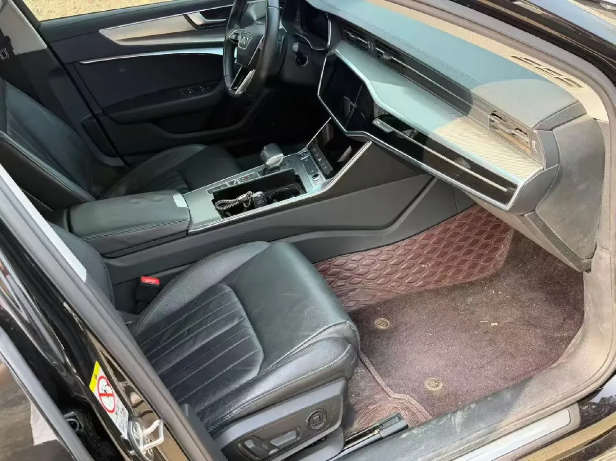 2022 Audi A6L 2.0T 224HP L4 7DCT,autocango,china used car exporter,china ev exporter,chinese used car exporter,chinese used ev exporter