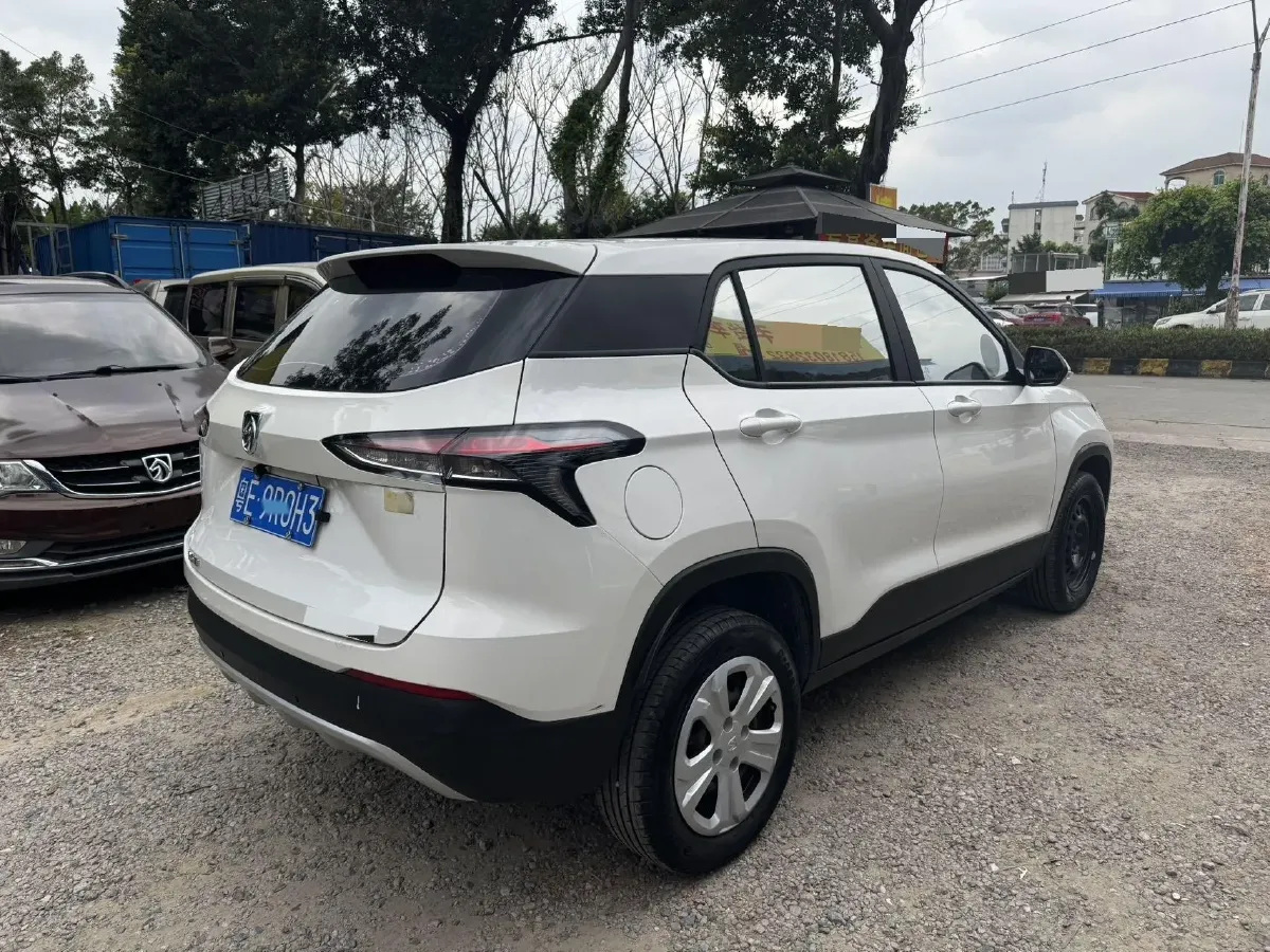 2019 BaoJun 730 1.5L 105HP L4 6MT,autocango,china used car exporter,china ev exporter,chinese used car exporter,chinese used ev exporter