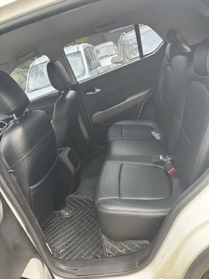 2019 BaoJun 730 1.5L 105HP L4 6MT,autocango,china used car exporter,china ev exporter,chinese used car exporter,chinese used ev exporter