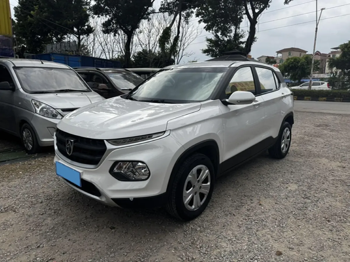 2019 BaoJun 730 1.5L 105HP L4 6MT,autocango,china used car exporter,china ev exporter,chinese used car exporter,chinese used ev exporter
