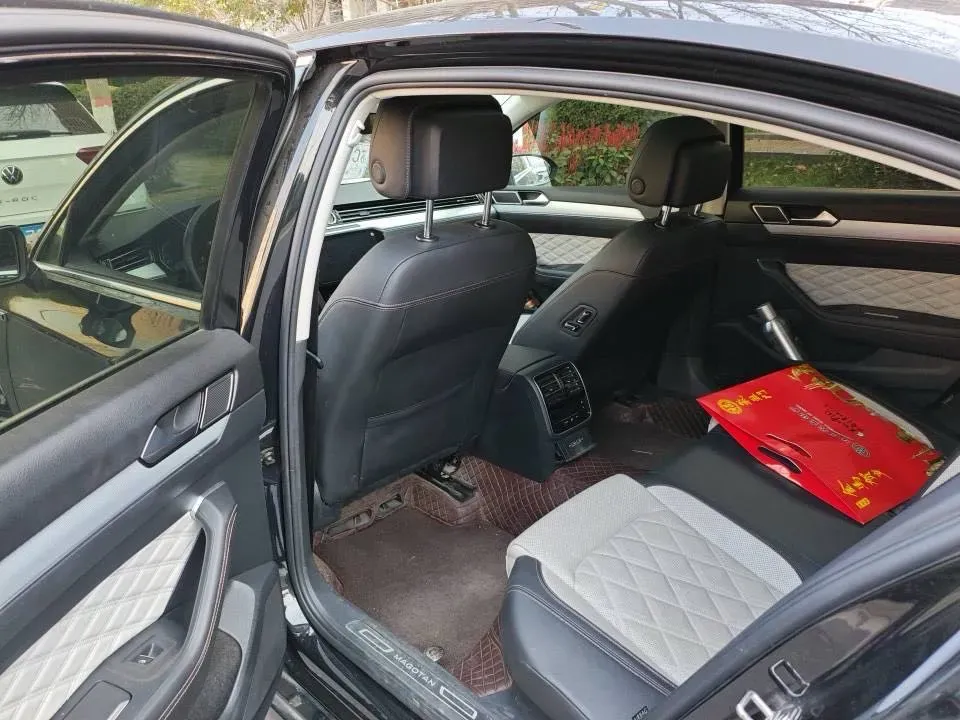 2023 Volkswagen Magotan 2.0T 186HP L4 7DCT,autocango,china used car exporter,china ev exporter,chinese used car exporter,chinese used ev exporter