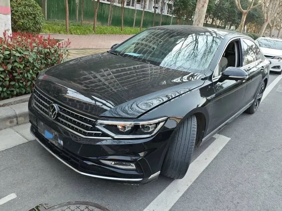 2023 Volkswagen Magotan 2.0T 186HP L4 7DCT,autocango,china used car exporter,china ev exporter,chinese used car exporter,chinese used ev exporter