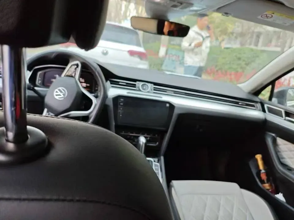 2023 Volkswagen Magotan 2.0T 186HP L4 7DCT,autocango,china used car exporter,china ev exporter,chinese used car exporter,chinese used ev exporter