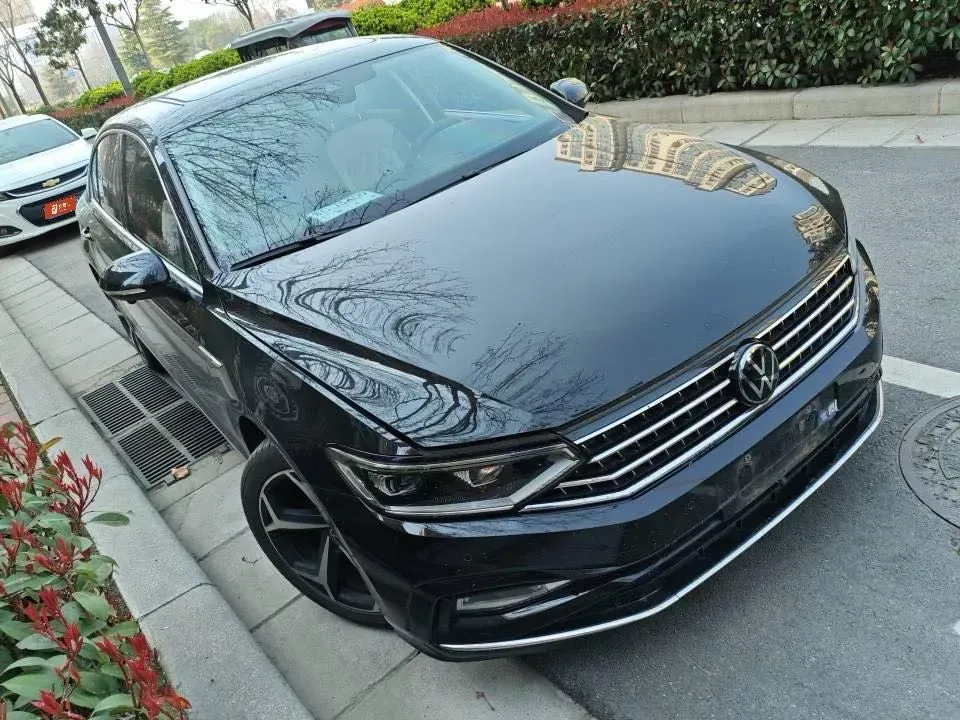 2023 Volkswagen Magotan 2.0T 186HP L4 7DCT,autocango,china used car exporter,china ev exporter,chinese used car exporter,chinese used ev exporter