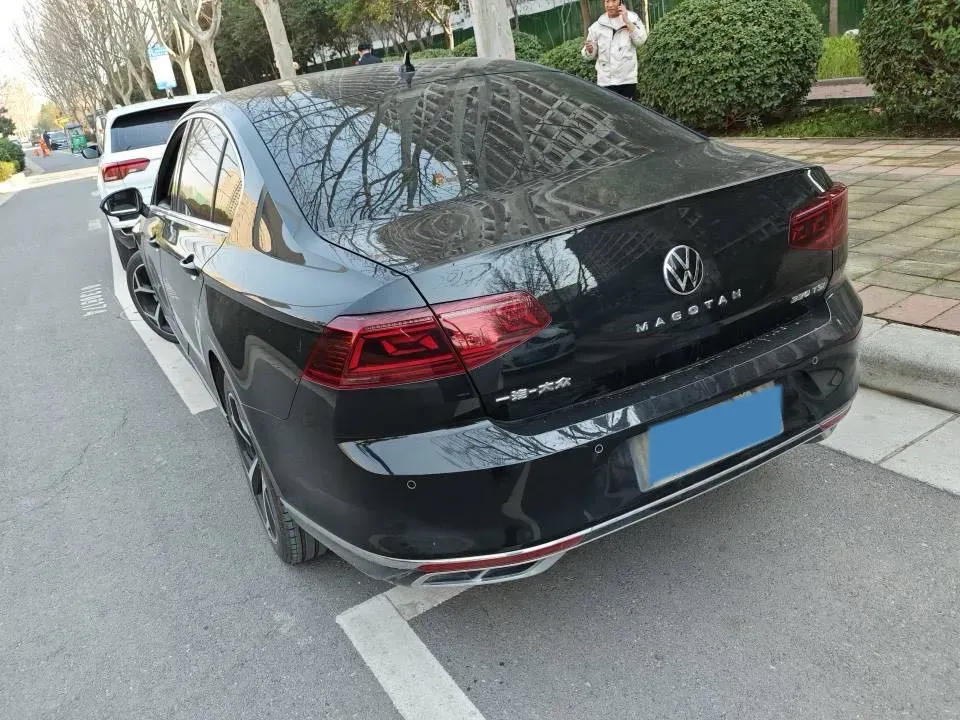 2023 Volkswagen Magotan 2.0T 186HP L4 7DCT,autocango,china used car exporter,china ev exporter,chinese used car exporter,chinese used ev exporter