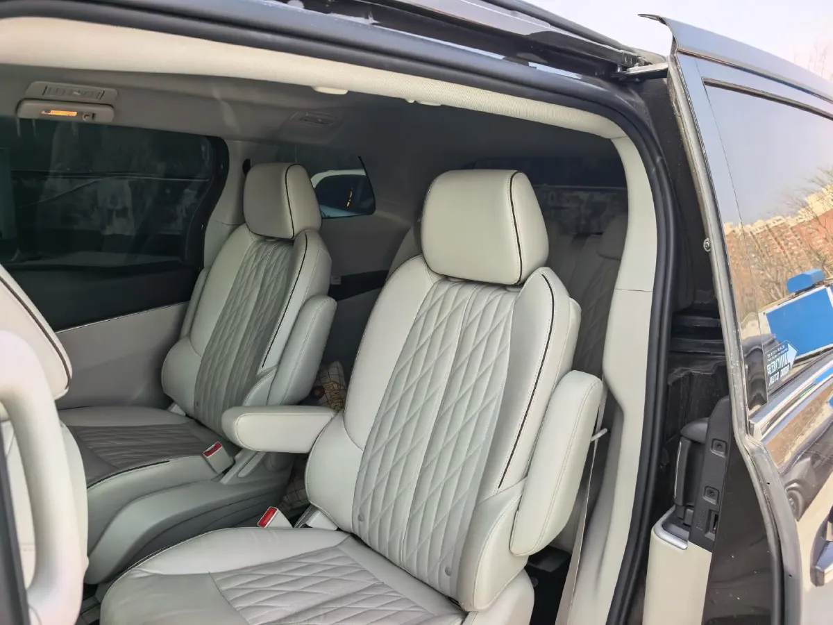 2020 Buick GL8 2.0T 237HP L4 9AT,autocango,china used car exporter,china ev exporter,chinese used car exporter,chinese used ev exporter