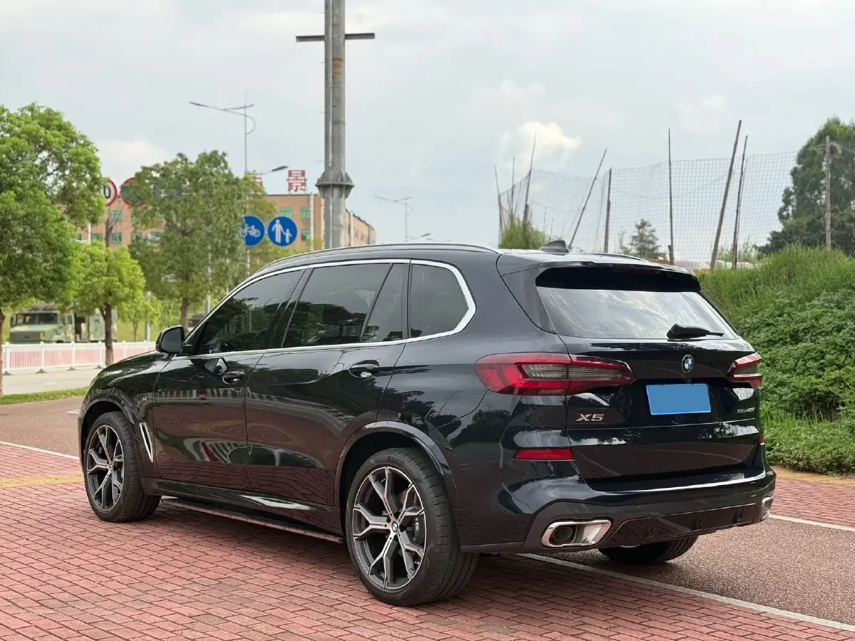 2022 BMW X5 3.0T 333HP L6 8AT,autocango,china used car exporter,china ev exporter,chinese used car exporter,chinese used ev exporter