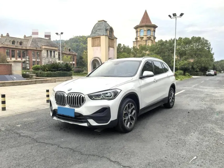 2022 BMW X1 2.0T 192HP L4 7DCT,autocango,china used car exporter,china ev exporter,chinese used car exporter,chinese used ev exporter