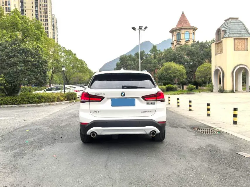 2022 BMW X1 2.0T 192HP L4 7DCT,autocango,china used car exporter,china ev exporter,chinese used car exporter,chinese used ev exporter