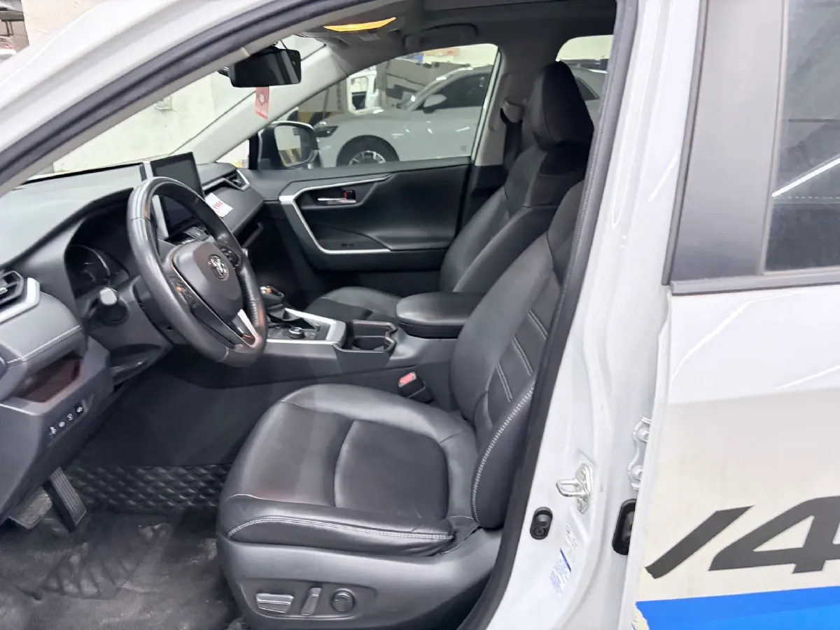 2021 Toyota RAV4 2.0L 171HP L4 CVT,autocango,china used car exporter,china ev exporter,chinese used car exporter,chinese used ev exporter