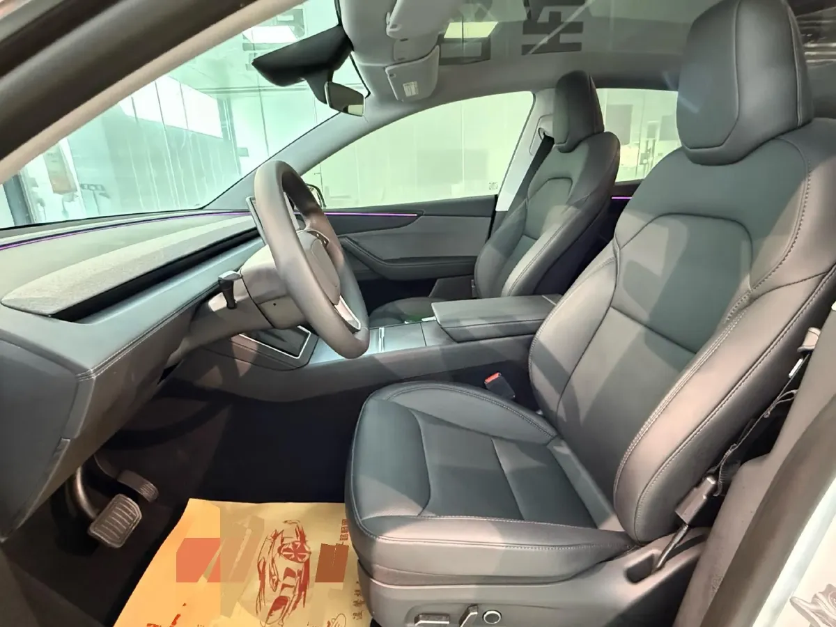 2025 Tesla Model Y BEV 62.5KWH,autocango,china used car exporter,china ev exporter,chinese used car exporter,chinese used ev exporter