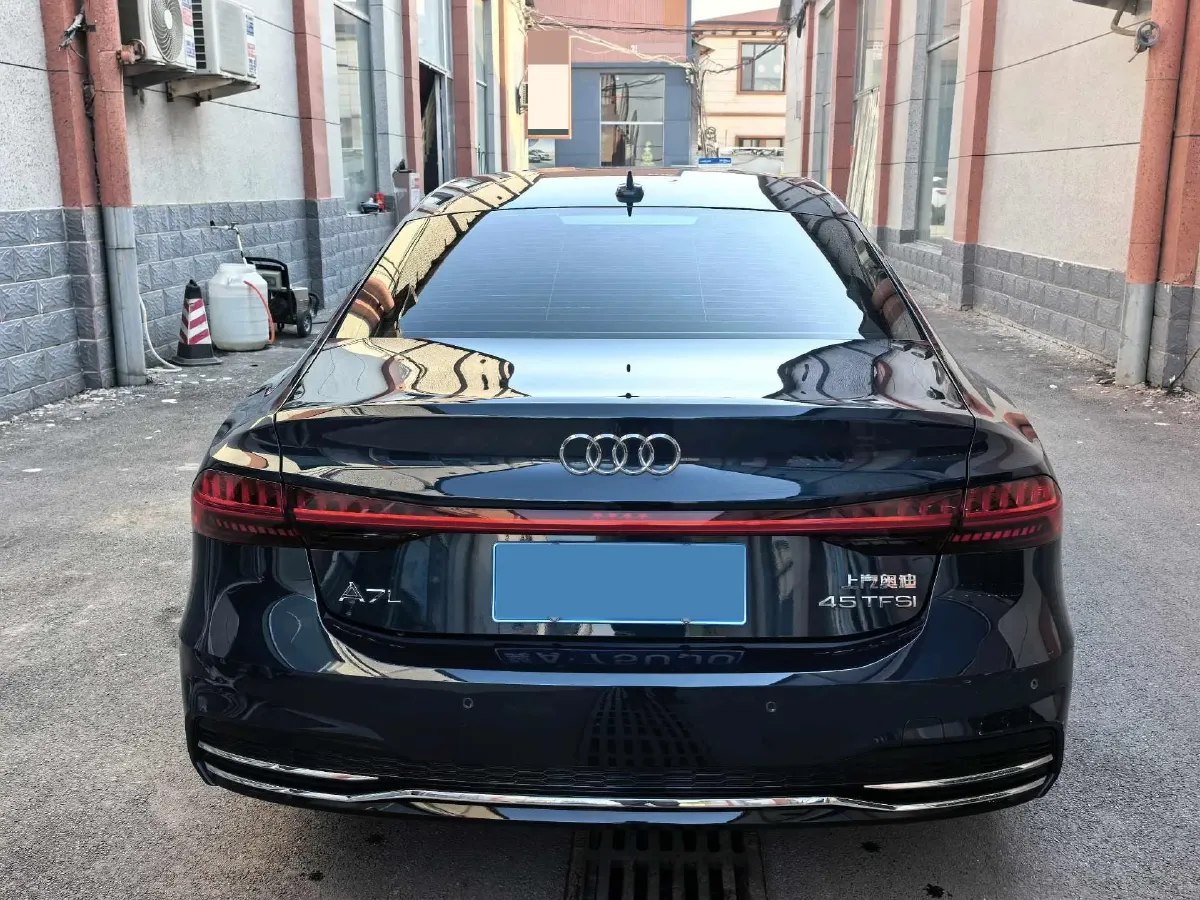 2024 Audi A7L 2.0T 245HP L4 7DCT,autocango,china used car exporter,china ev exporter,chinese used car exporter,chinese used ev exporter
