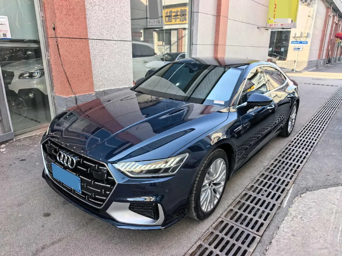 2024 Audi A7L 2.0T 245HP L4 7DCT,autocango,china used car exporter,china ev exporter,chinese used car exporter,chinese used ev exporter