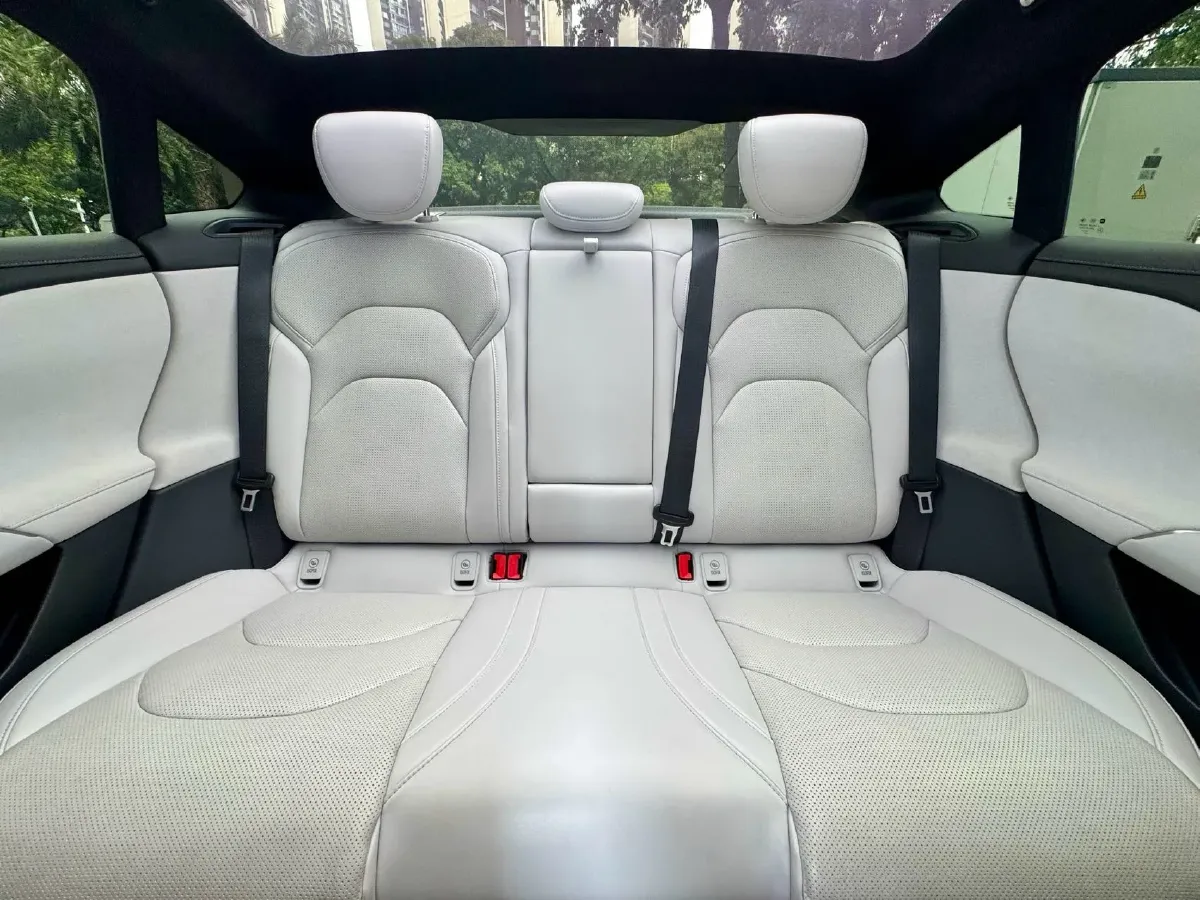 2024 MI SU7 BEV 101KWH,autocango,china used car exporter,china ev exporter,chinese used car exporter,chinese used ev exporter