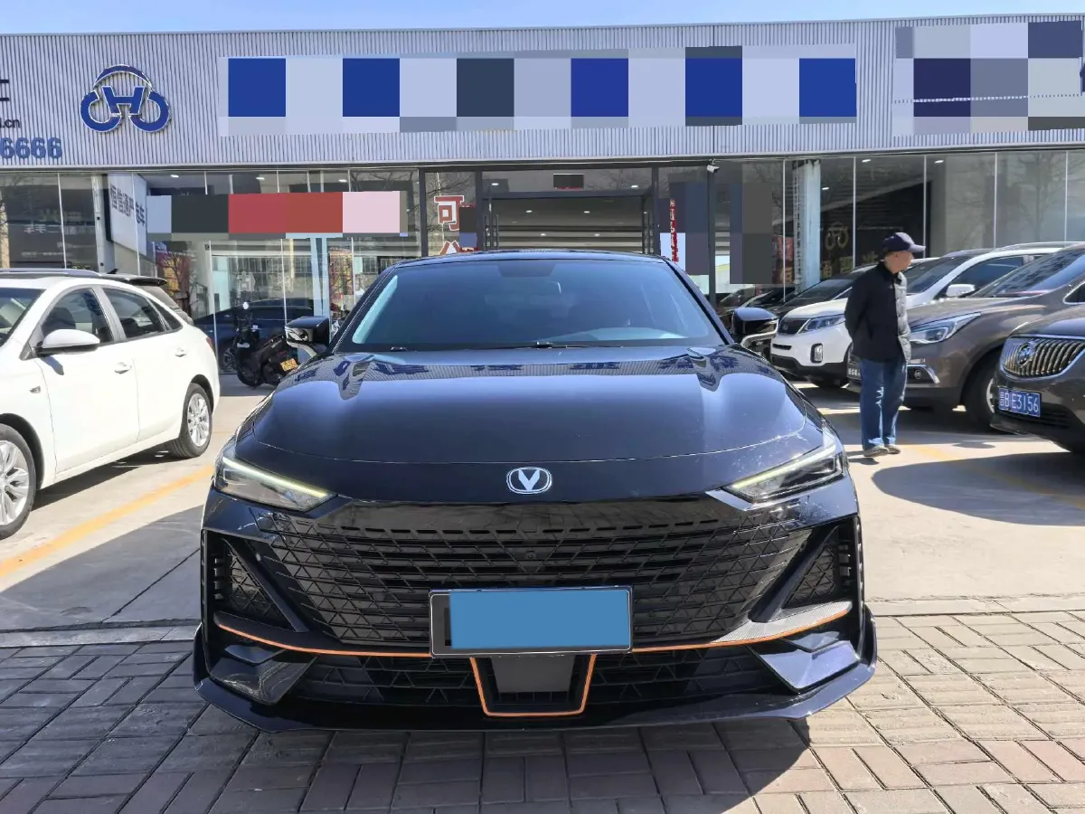 2022 ChangAn UNI-V 1.5T 188HP L4 7DCT,autocango,china used car exporter,china ev exporter,chinese used car exporter,chinese used ev exporter