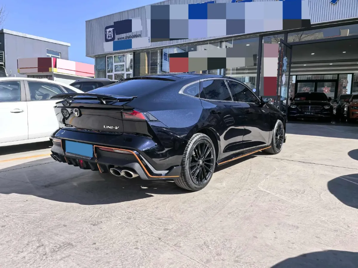 2022 ChangAn UNI-V 1.5T 188HP L4 7DCT,autocango,china used car exporter,china ev exporter,chinese used car exporter,chinese used ev exporter