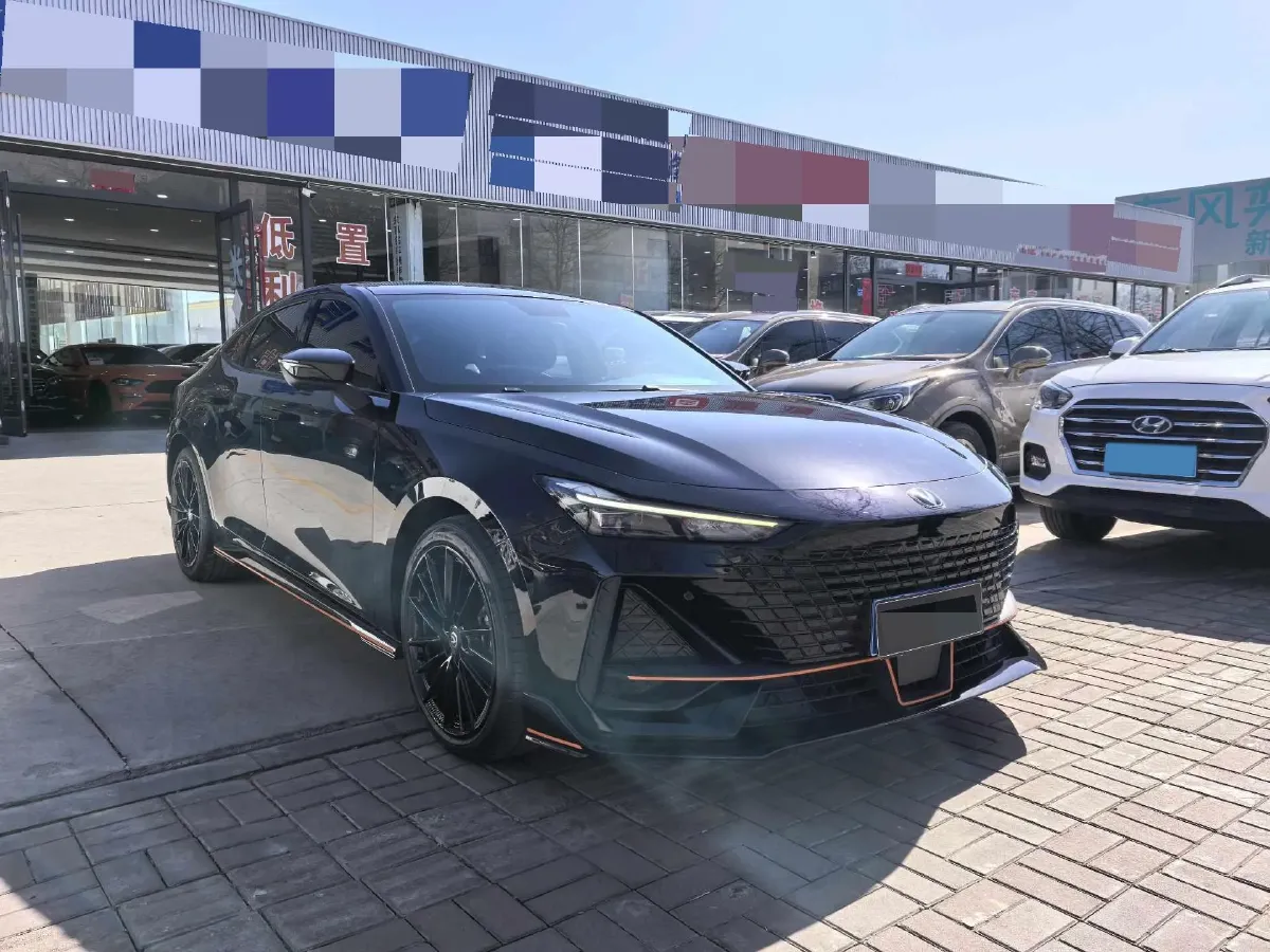 2022 ChangAn UNI-V 1.5T 188HP L4 7DCT,autocango,china used car exporter,china ev exporter,chinese used car exporter,chinese used ev exporter