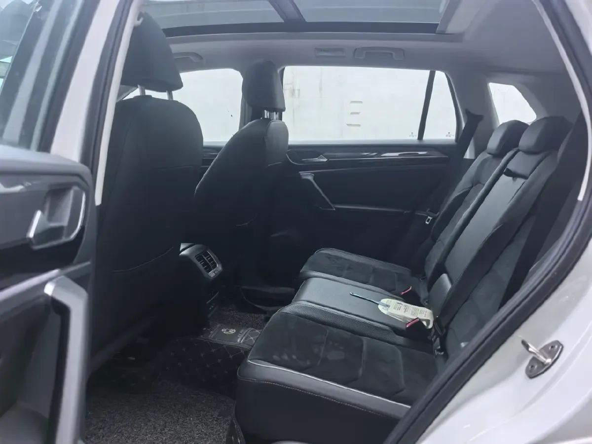 2022 Volkswagen Tayron 2.0T 220HP L4 7DCT,autocango,china used car exporter,china ev exporter,chinese used car exporter,chinese used ev exporter