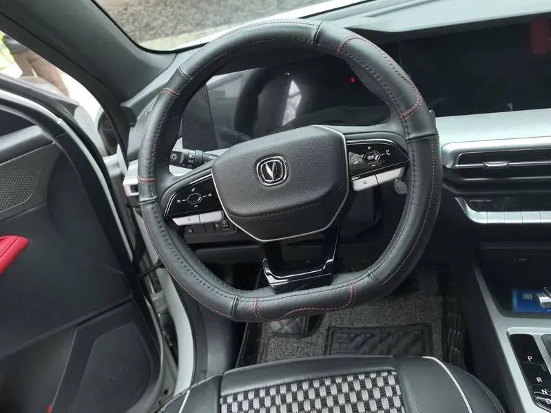 2023 ChangAn CS35 Plus 1.4T 160HP L4 7DCT,autocango,china used car exporter,china ev exporter,chinese used car exporter,chinese used ev exporter