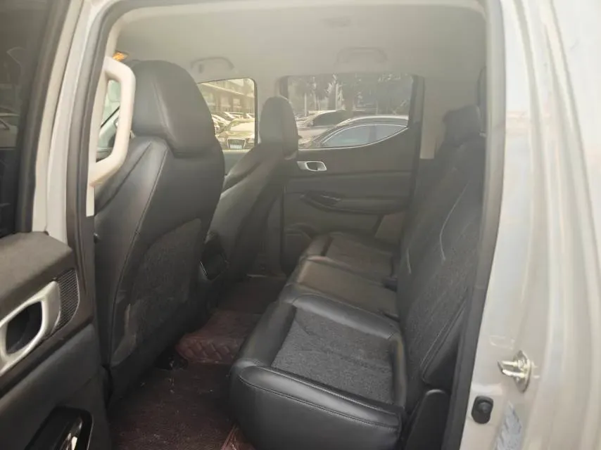 2024 ChangAn Hunter 2.0T 190HP L4 REEV 31.18KWH,autocango,china used car exporter,china ev exporter,chinese used car exporter,chinese used ev exporter