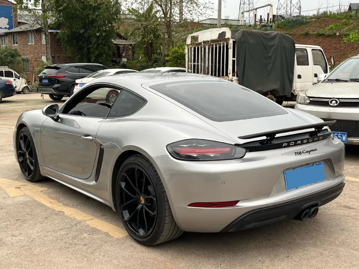 2023 Porsche 718 2.0T 250HP H4 7DCT,autocango,china used car exporter,china ev exporter,chinese used car exporter,chinese used ev exporter