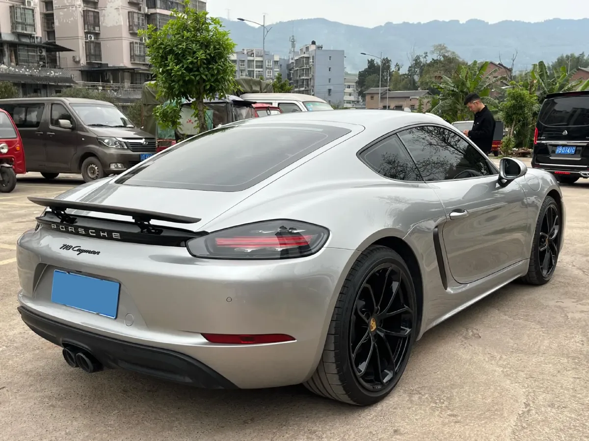 2023 Porsche 718 2.0T 250HP H4 7DCT,autocango,china used car exporter,china ev exporter,chinese used car exporter,chinese used ev exporter