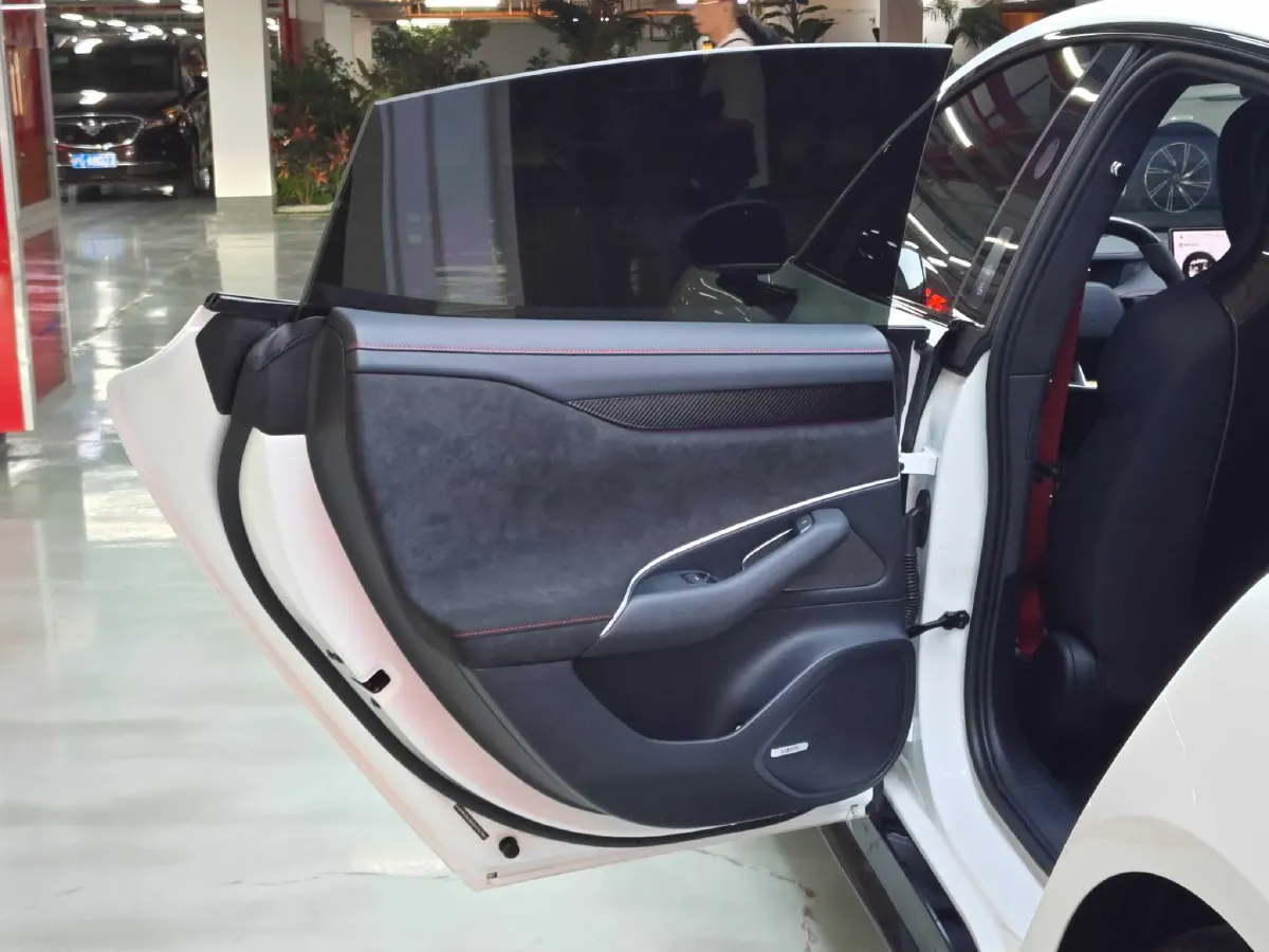 2025 MI SU7 Ultra BEV 93.7KWH,autocango,china used car exporter,china ev exporter,chinese used car exporter,chinese used ev exporter