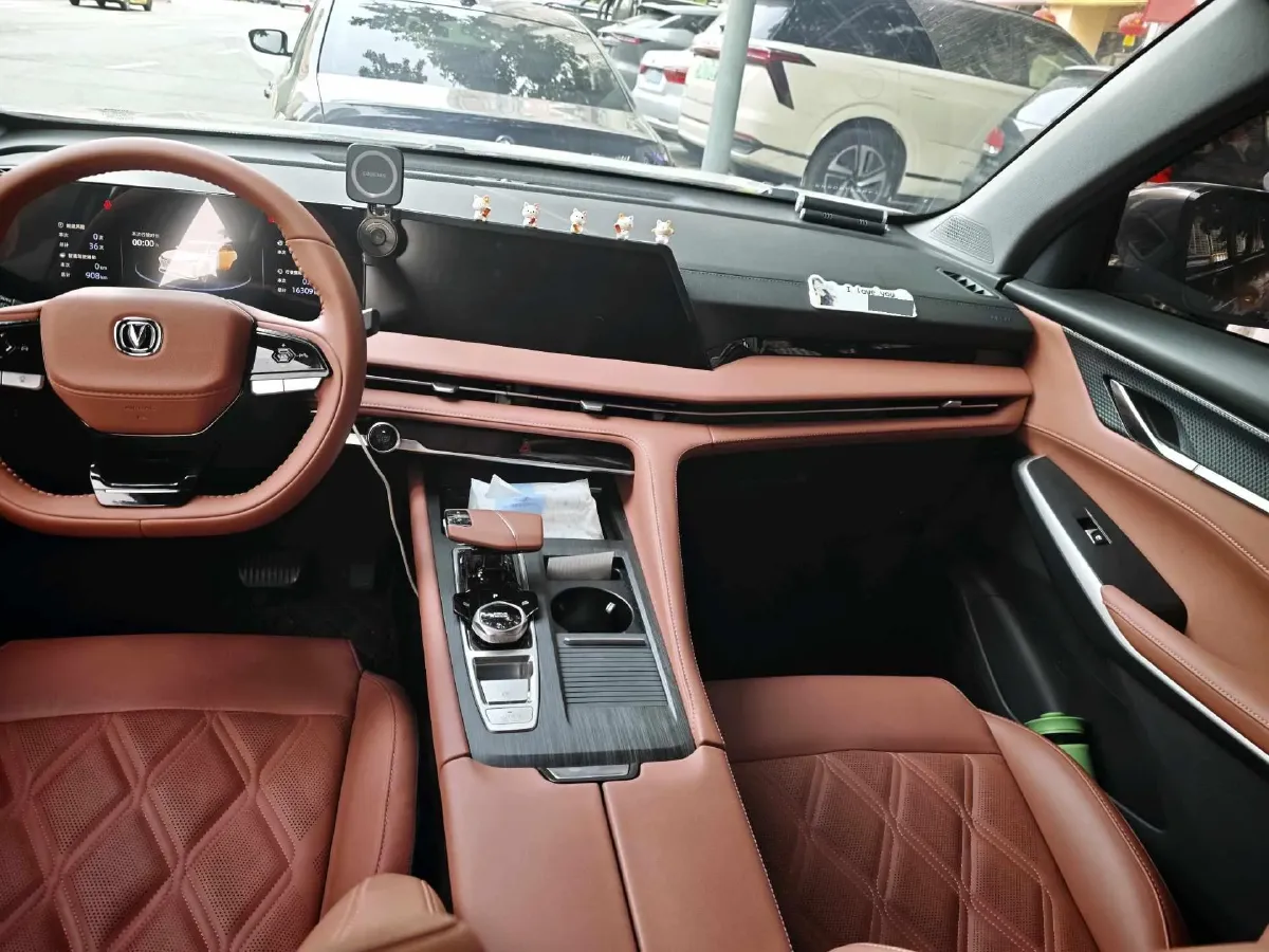 2023 ChangAn CS75 Plus 1.5T 188HP L4 8AT,autocango,china used car exporter,china ev exporter,chinese used car exporter,chinese used ev exporter