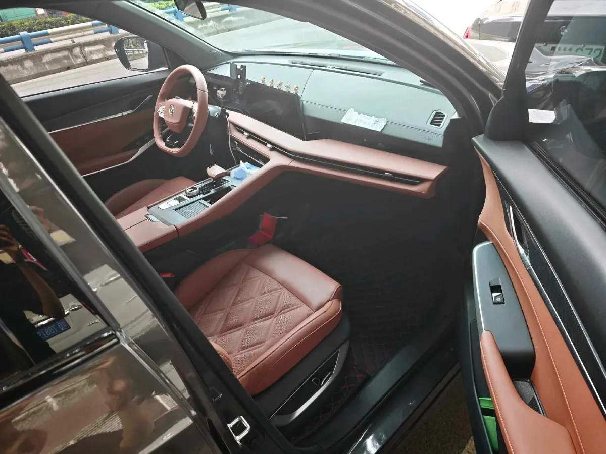 2023 ChangAn CS75 Plus 1.5T 188HP L4 8AT,autocango,china used car exporter,china ev exporter,chinese used car exporter,chinese used ev exporter