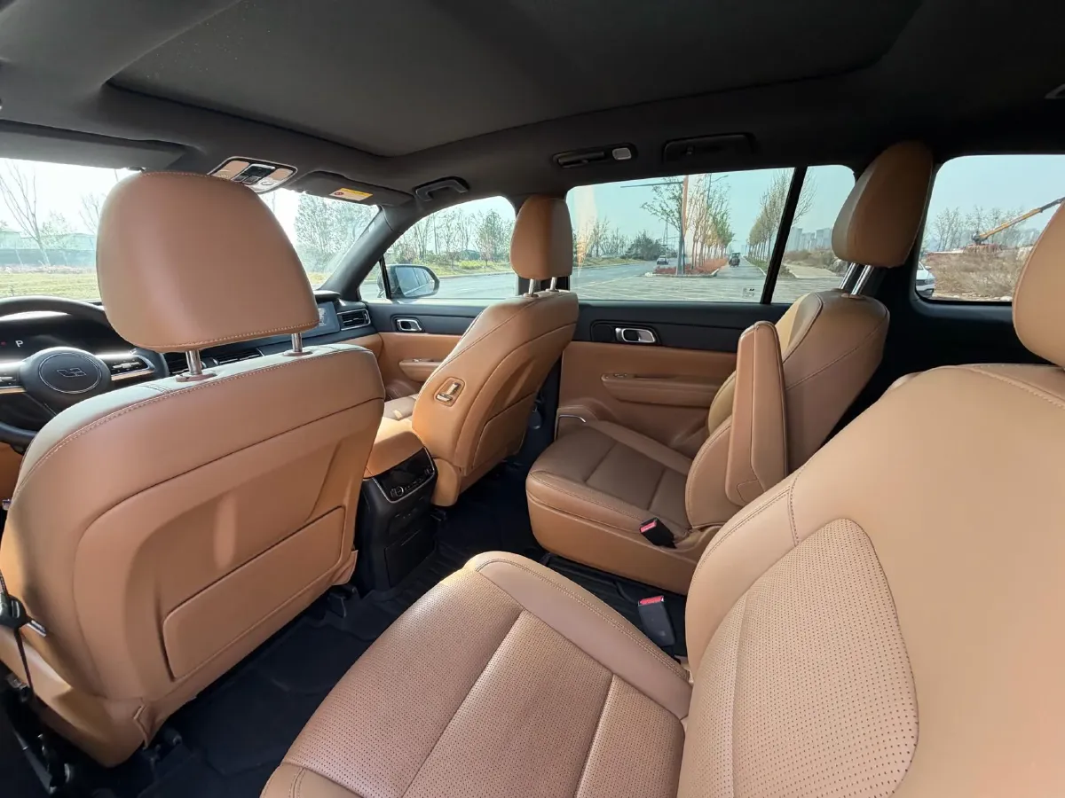 2021 Li ONE Range Extended 131HP REEV 40.5KWH,autocango,china used car exporter,china ev exporter,chinese used car exporter,chinese used ev exporter