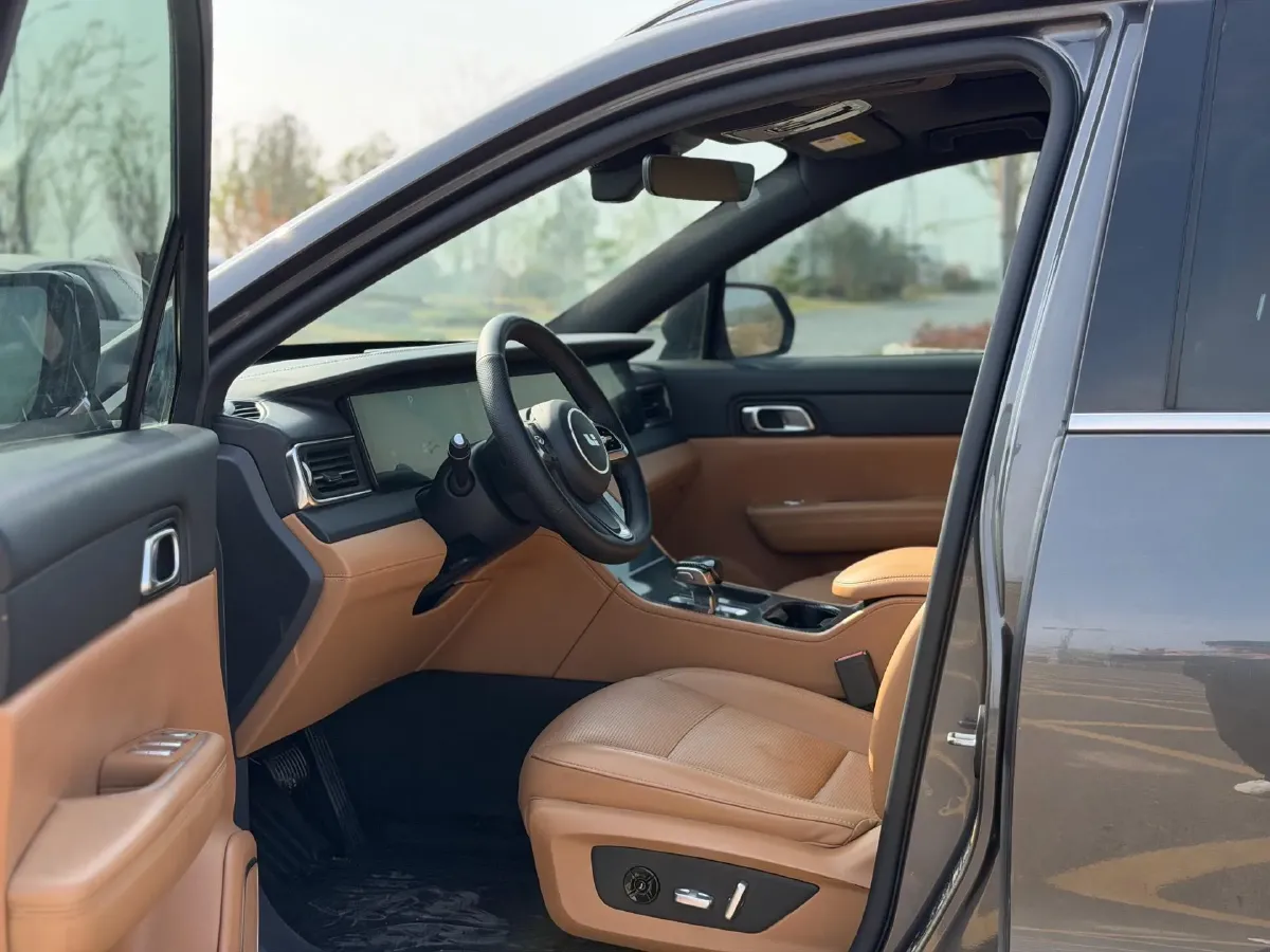 2021 Li ONE Range Extended 131HP REEV 40.5KWH,autocango,china used car exporter,china ev exporter,chinese used car exporter,chinese used ev exporter