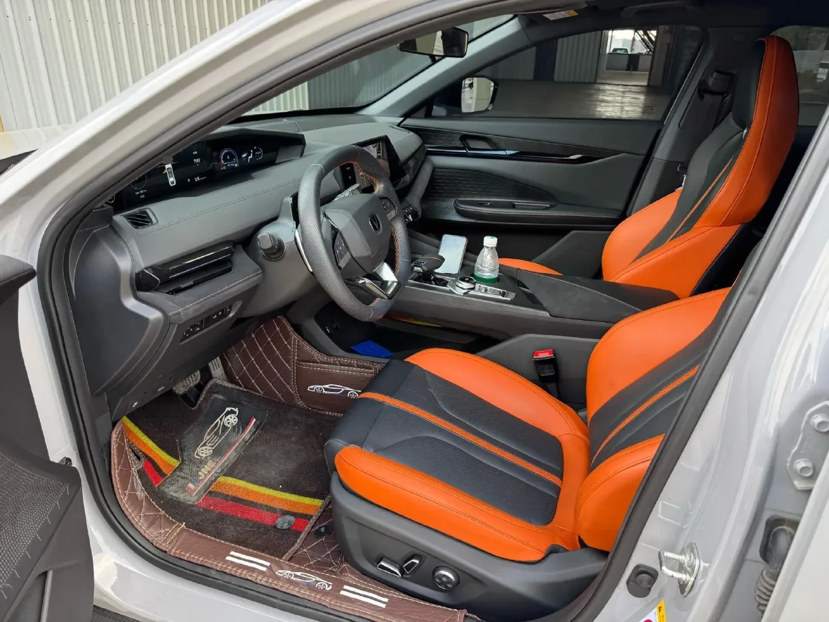 2024 ChangAn UNI-V 1.5T 188HP L4 7DCT,autocango,china used car exporter,china ev exporter,chinese used car exporter,chinese used ev exporter