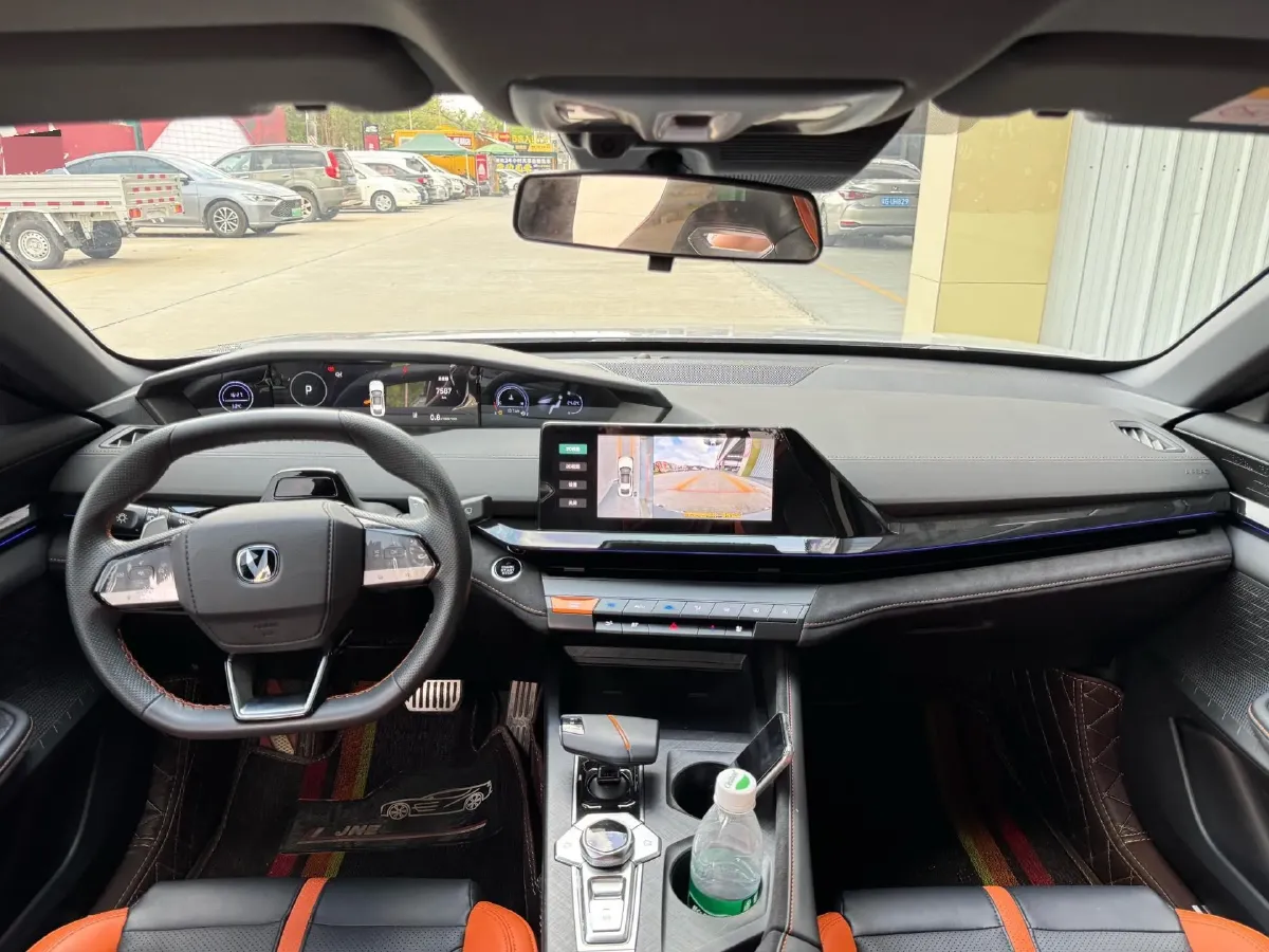 2024 ChangAn UNI-V 1.5T 188HP L4 7DCT,autocango,china used car exporter,china ev exporter,chinese used car exporter,chinese used ev exporter