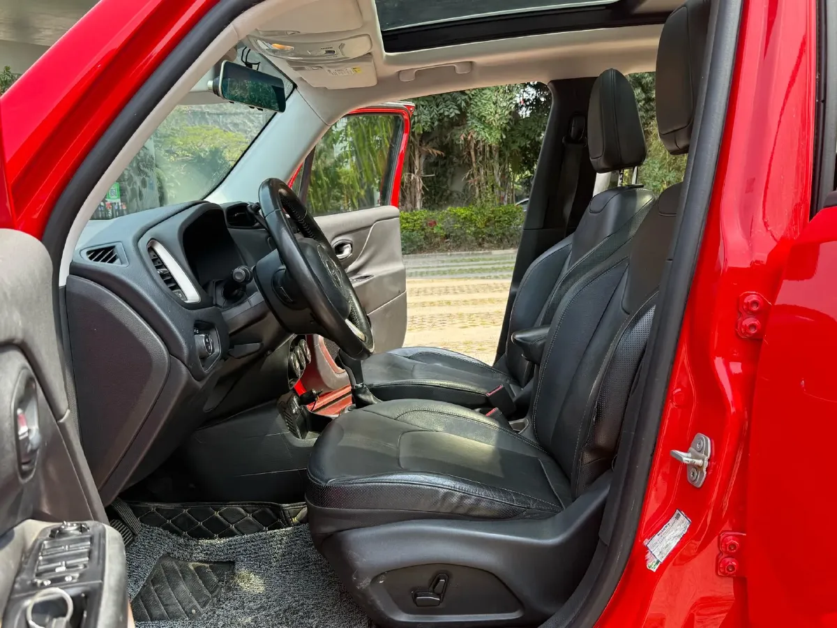 2017 Jeep Renegade 1.4T 150HP L4 7DCT,autocango,china used car exporter,china ev exporter,chinese used car exporter,chinese used ev exporter