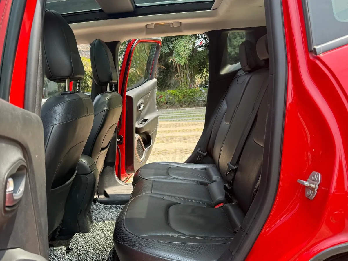 2017 Jeep Renegade 1.4T 150HP L4 7DCT,autocango,china used car exporter,china ev exporter,chinese used car exporter,chinese used ev exporter