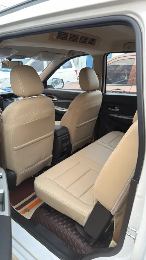 2019 WuLing HongGuang 1.5L 99HP L4 6MT,autocango,china used car exporter,china ev exporter,chinese used car exporter,chinese used ev exporter