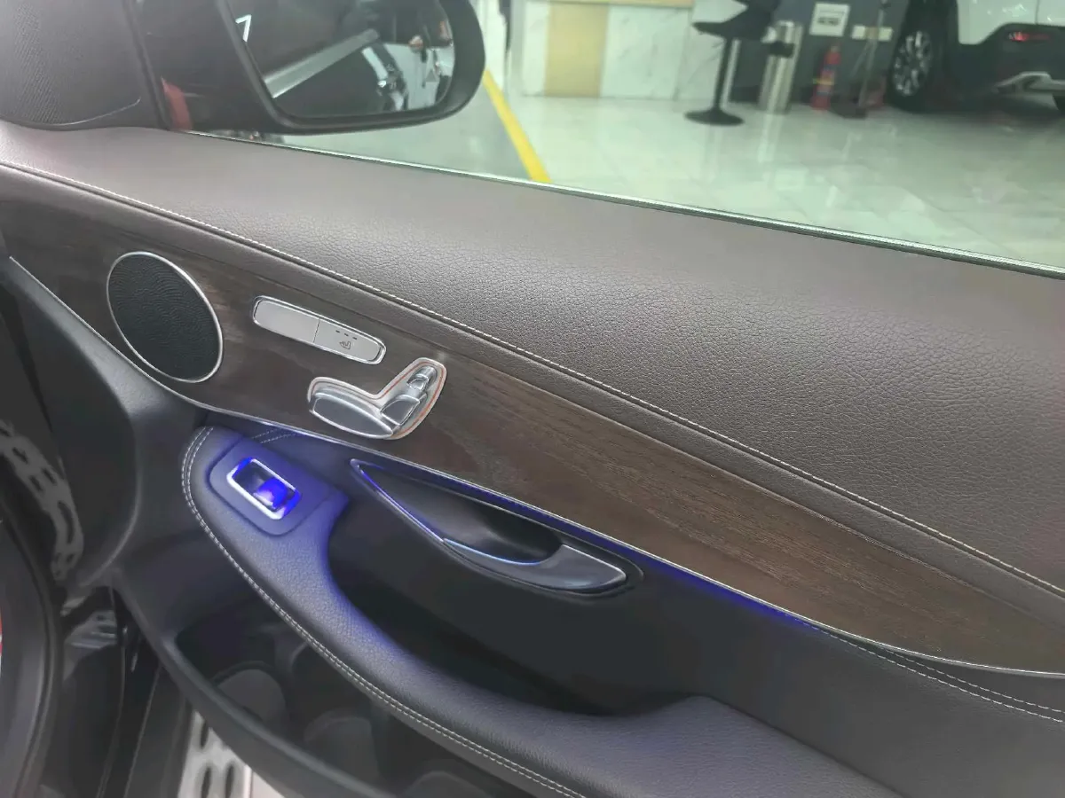 2020 Mercedes-Benz GLC Class 2.0T 258HP L4 9AT,autocango,china used car exporter,china ev exporter,chinese used car exporter,chinese used ev exporter