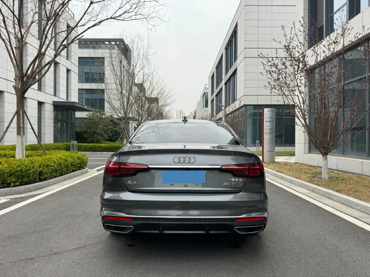 2020 Audi A4L 2.0T 190HP L4 7DCT,autocango,china used car exporter,china ev exporter,chinese used car exporter,chinese used ev exporter
