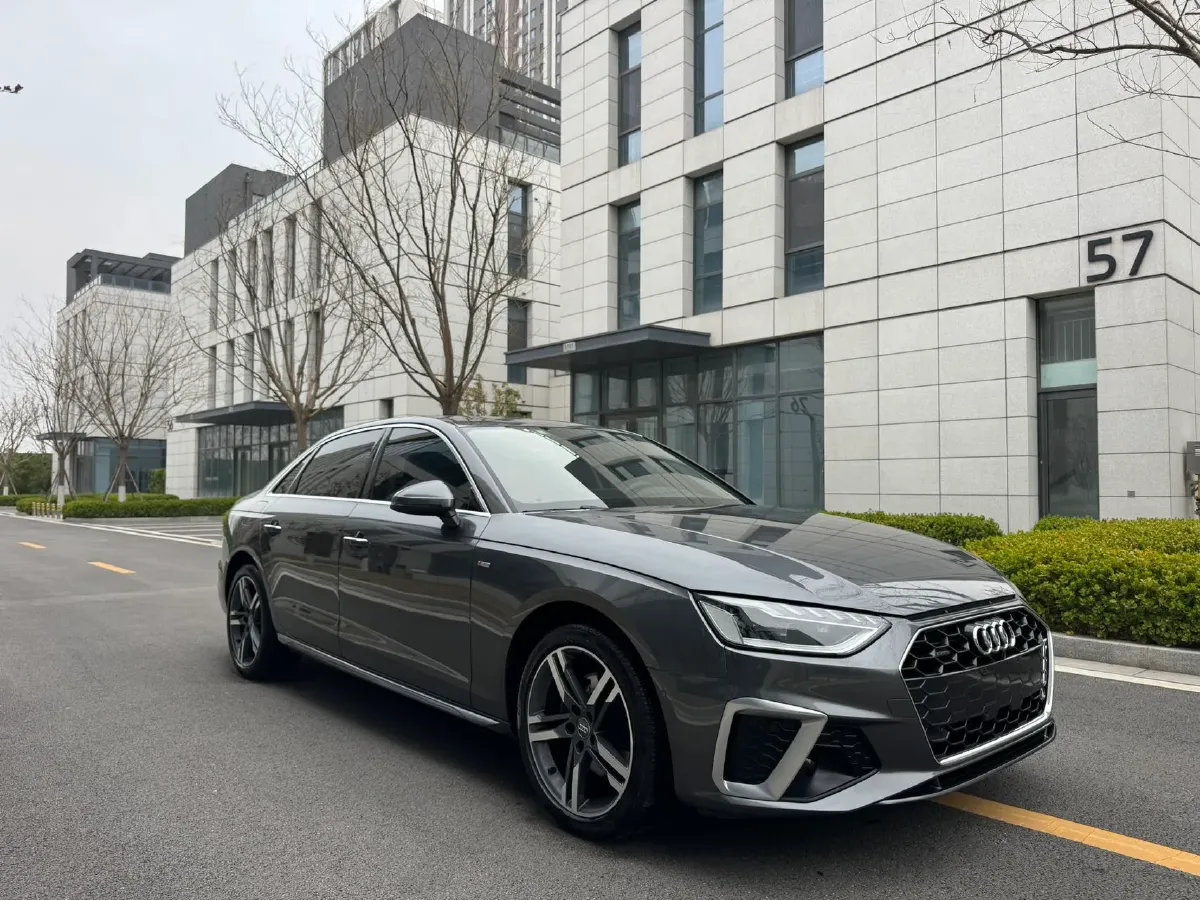 2020 Audi A4L 2.0T 190HP L4 7DCT,autocango,china used car exporter,china ev exporter,chinese used car exporter,chinese used ev exporter