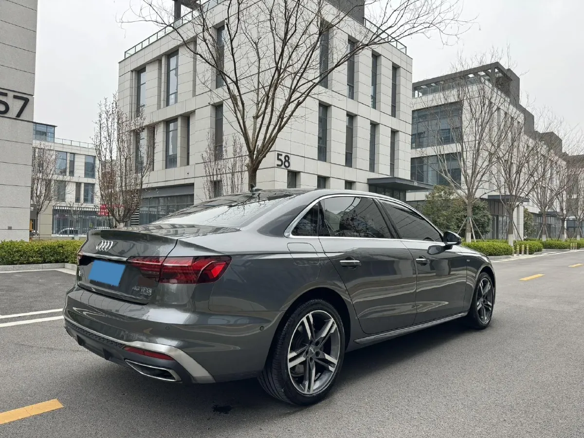 2020 Audi A4L 2.0T 190HP L4 7DCT,autocango,china used car exporter,china ev exporter,chinese used car exporter,chinese used ev exporter