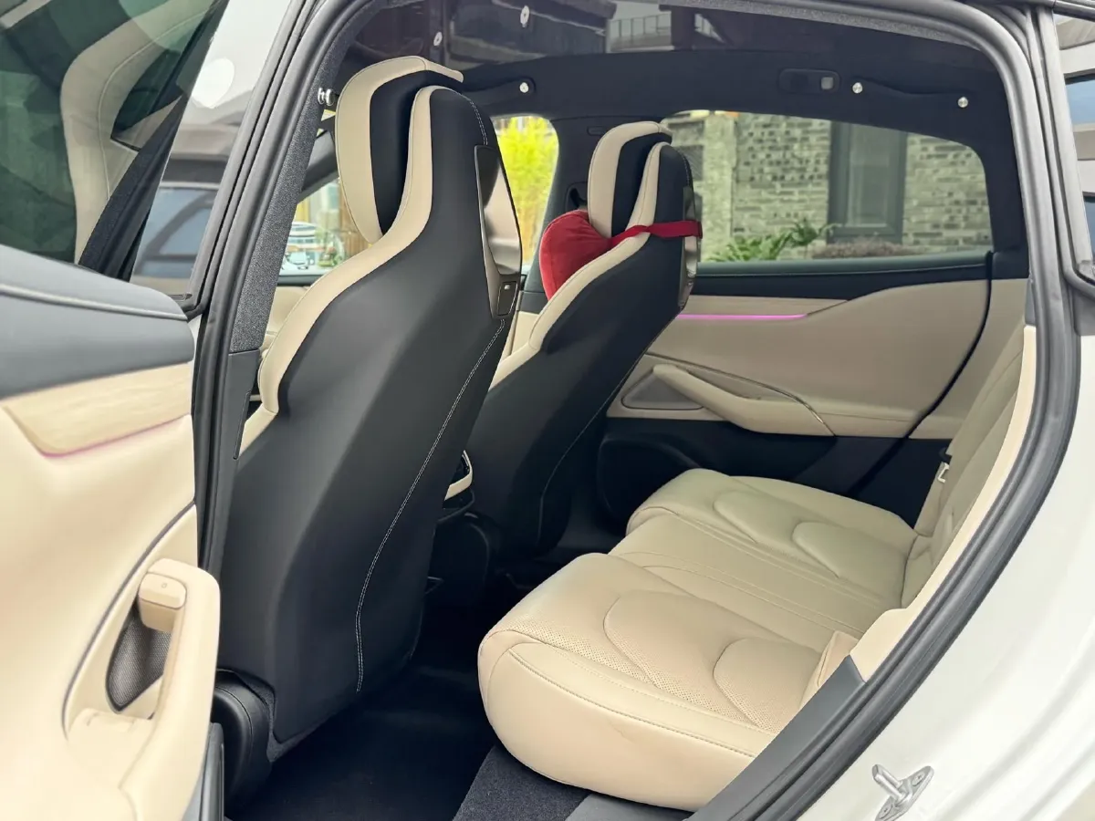 2024 MI SU7 BEV 73.6KWH,autocango,china used car exporter,china ev exporter,chinese used car exporter,chinese used ev exporter