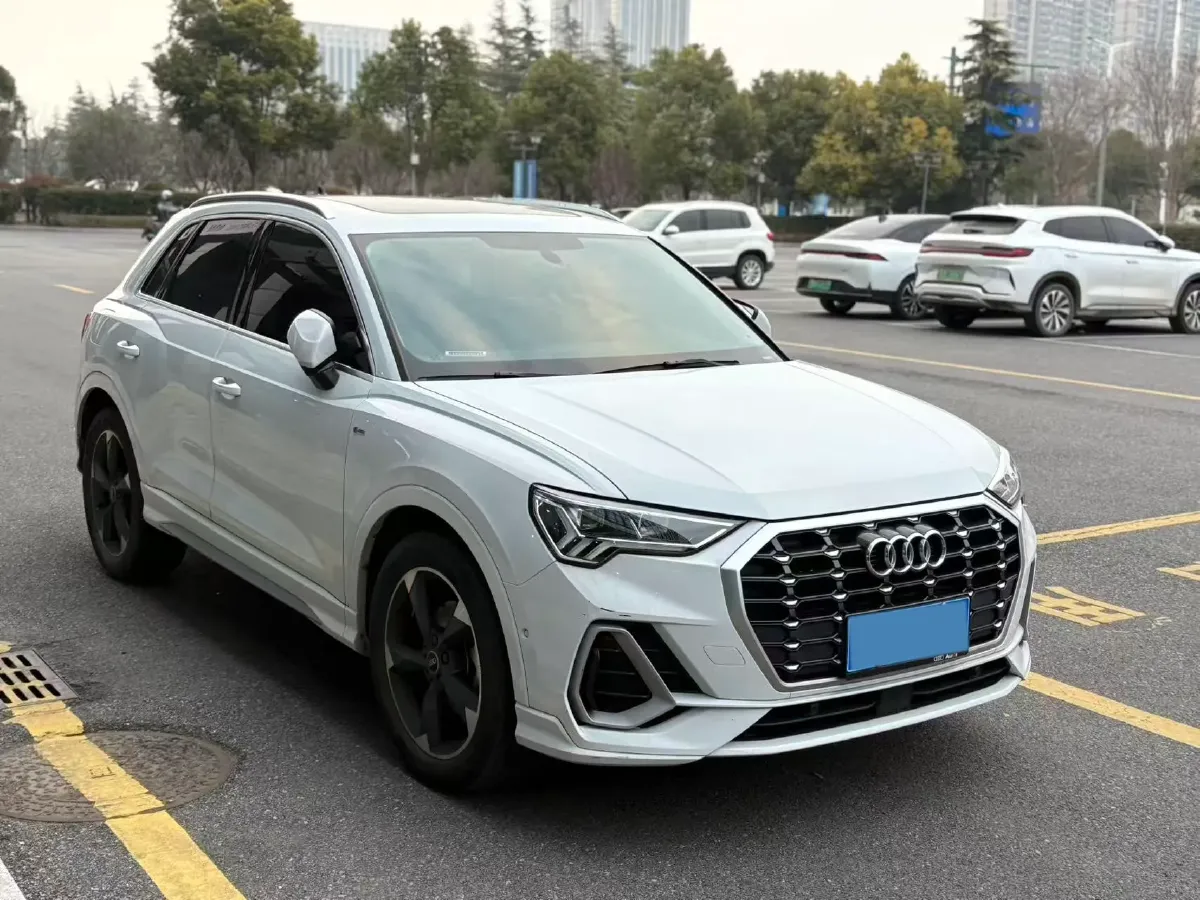 2022 Audi Q3 1.4T 150HP L4 7DCT,autocango,china used car exporter,china ev exporter,chinese used car exporter,chinese used ev exporter