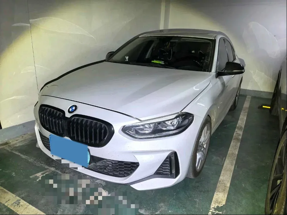 2021 BMW 1 Series 1.5T 140HP L3 7DCT,autocango,china used car exporter,china ev exporter,chinese used car exporter,chinese used ev exporter