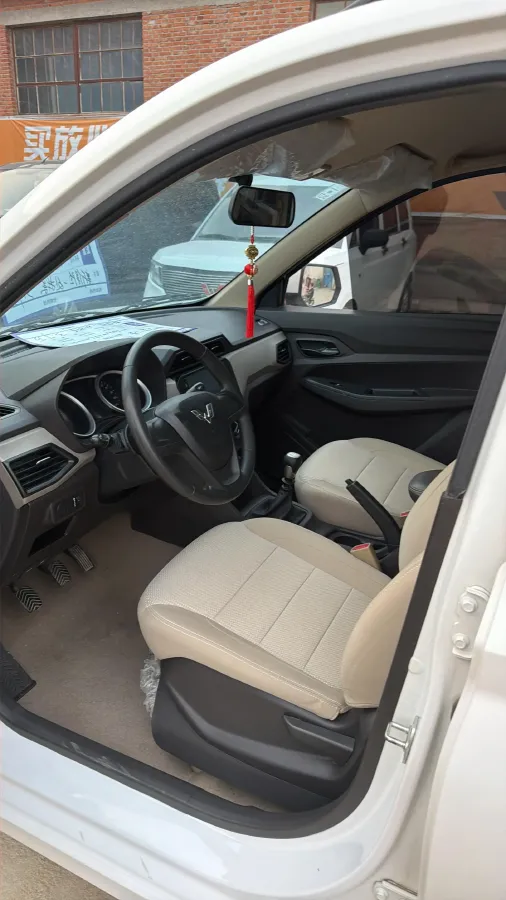 2019 WuLing HongGuang 1.5L 99HP L4 6MT,autocango,china used car exporter,china ev exporter,chinese used car exporter,chinese used ev exporter