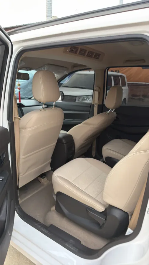2019 WuLing HongGuang 1.5L 99HP L4 6MT,autocango,china used car exporter,china ev exporter,chinese used car exporter,chinese used ev exporter