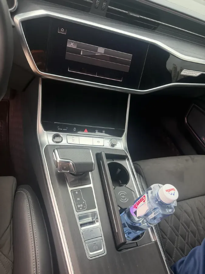 2024 Audi A6L 2.0T 245HP L4 7DCT,autocango,china used car exporter,china ev exporter,chinese used car exporter,chinese used ev exporter